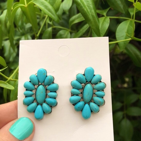 Gorgeous Turquoise Boho Flower Statement Earrings - Picture 4 of 6